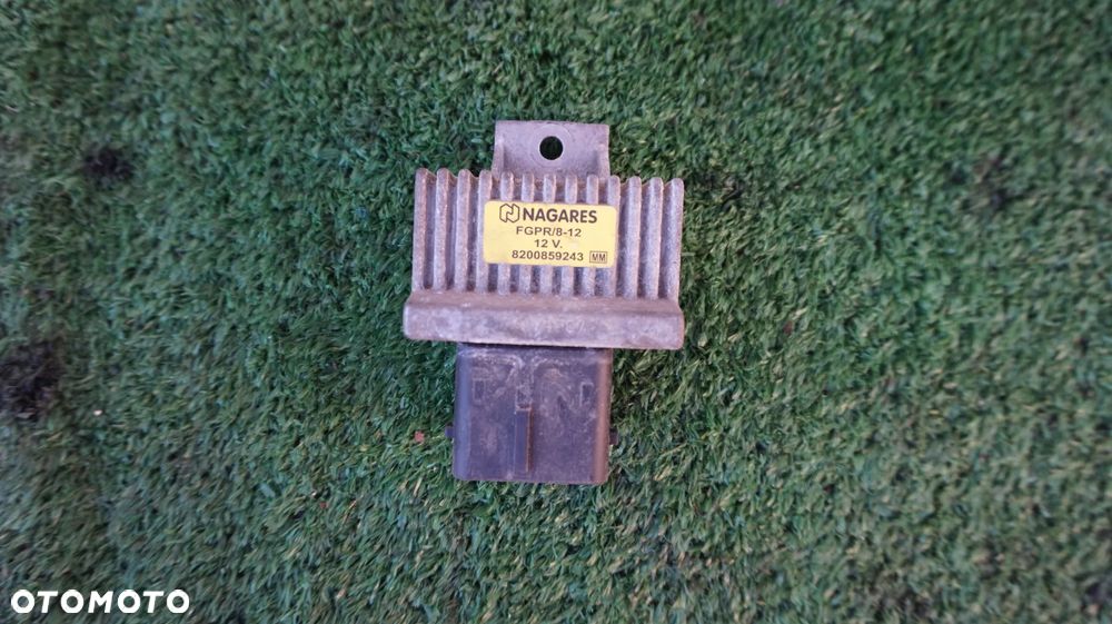 Renault Trafic II Opel Vivaro Nissan Primastar 2.0 DCI M9R przekaznik swiec zarowych 8200859243