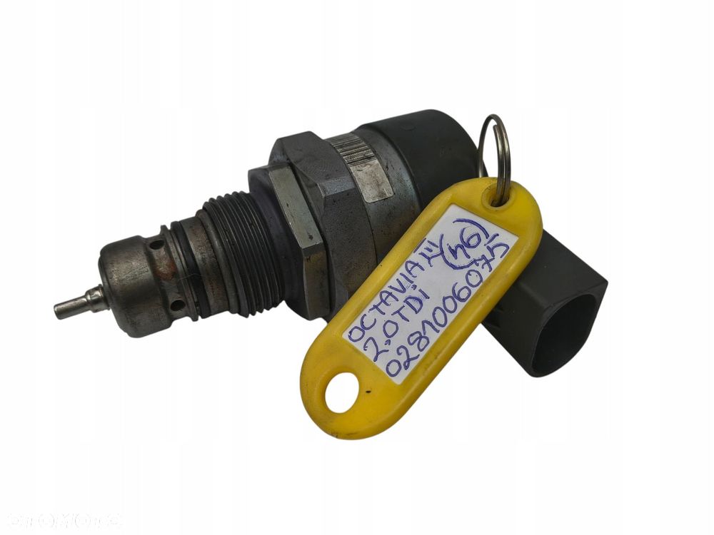 REGULATOR CIŚNIENIA PALIWA Skoda Octavia III 2.0 TDI 0281006075 - 1