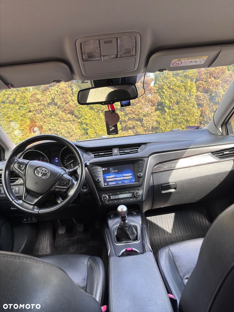 Toyota Avensis 2.0 D-4D Premium - 11