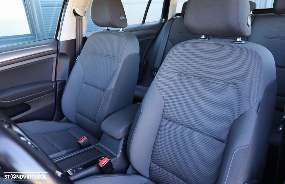 VW Golf Variant 1.6 TDi Highline - 9