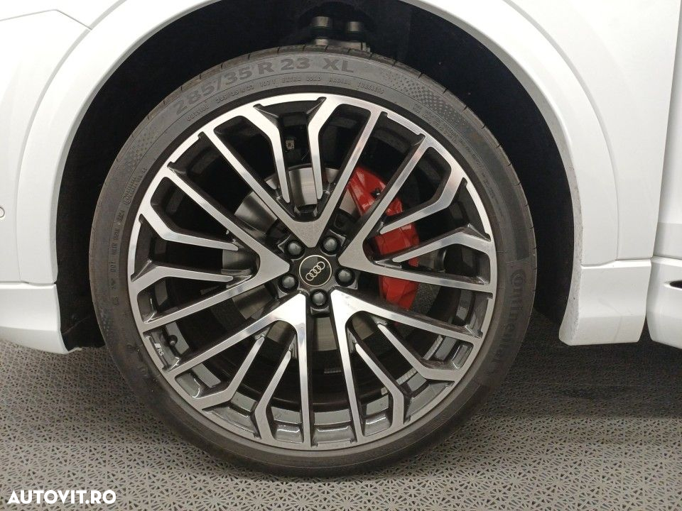 Audi Q8 - 18
