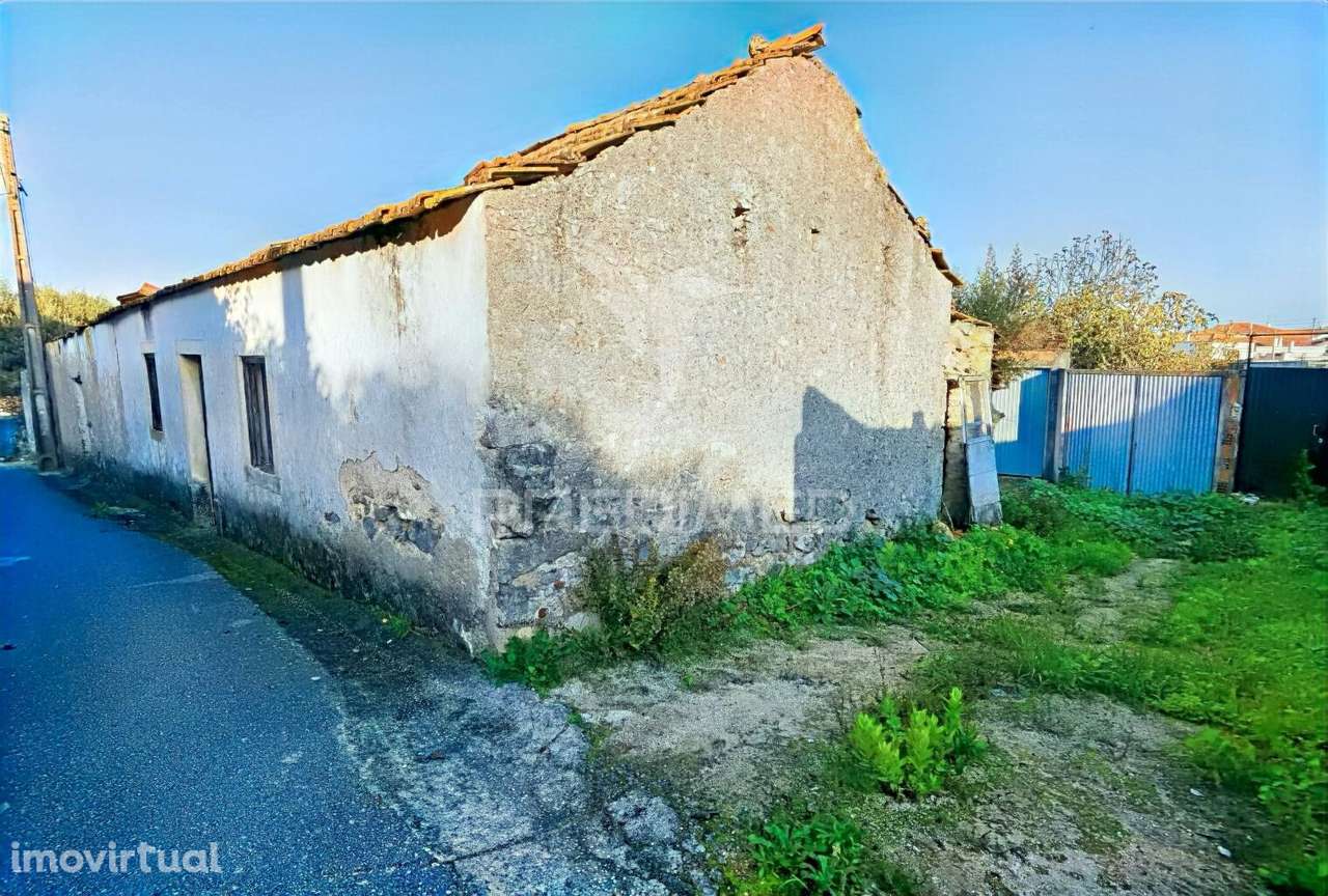 Moradia com terreno para restaurar na localidade do Malhou / Alcanena - Grande imagem: 3/31