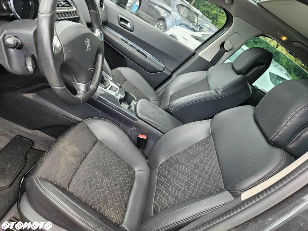 Peugeot 3008 HDi FAP 115 Family - 11