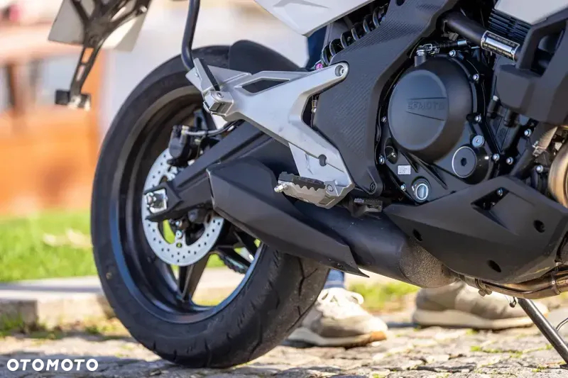 CFMoto MT - 3