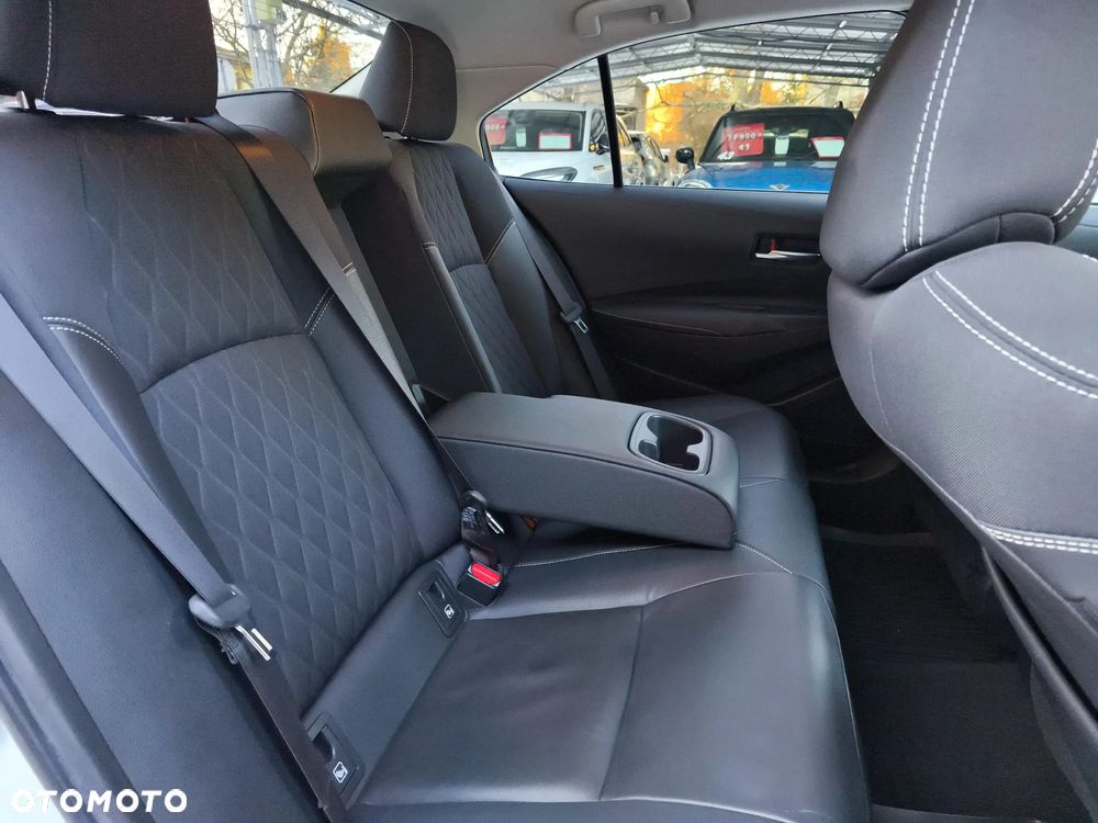 Toyota Corolla 1.8 Hybrid Executive - 12