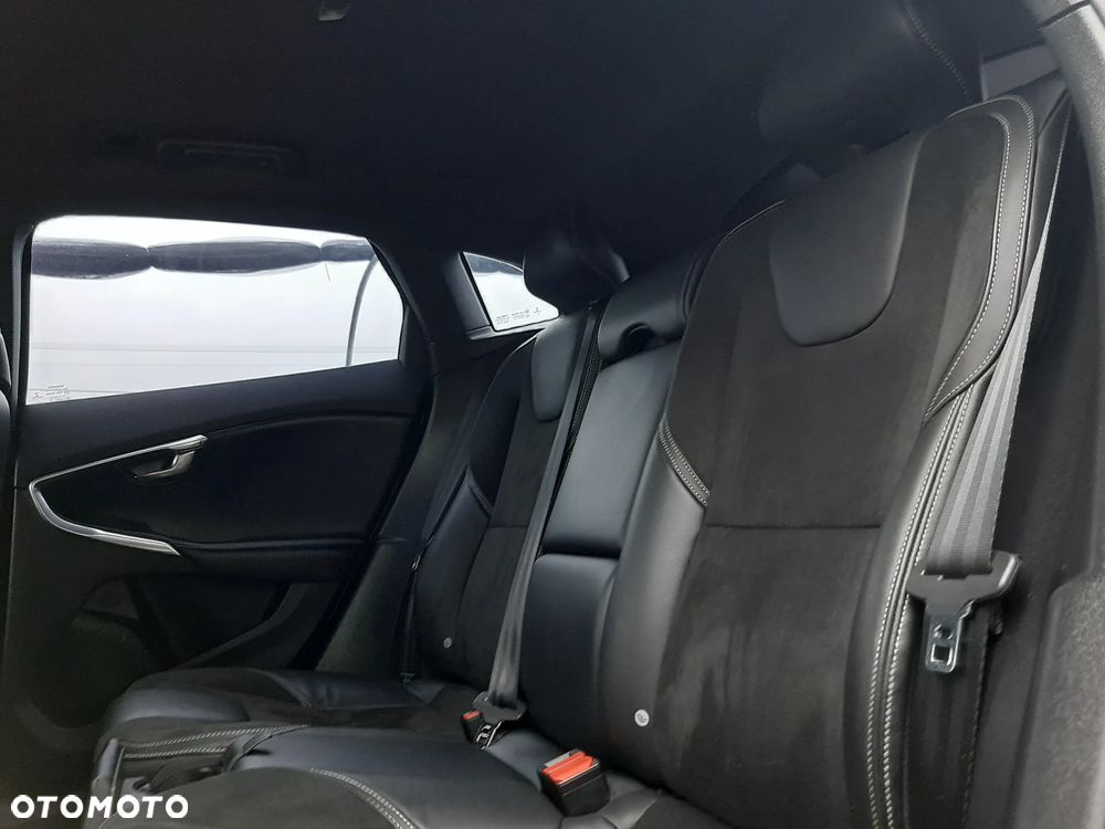 Volvo V40 D3 Geartronic RDesign - 26