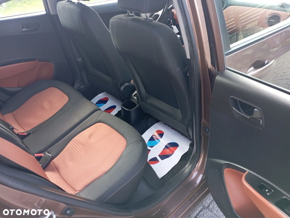Hyundai i10 1.2 Fifa World Cup Edition - 16