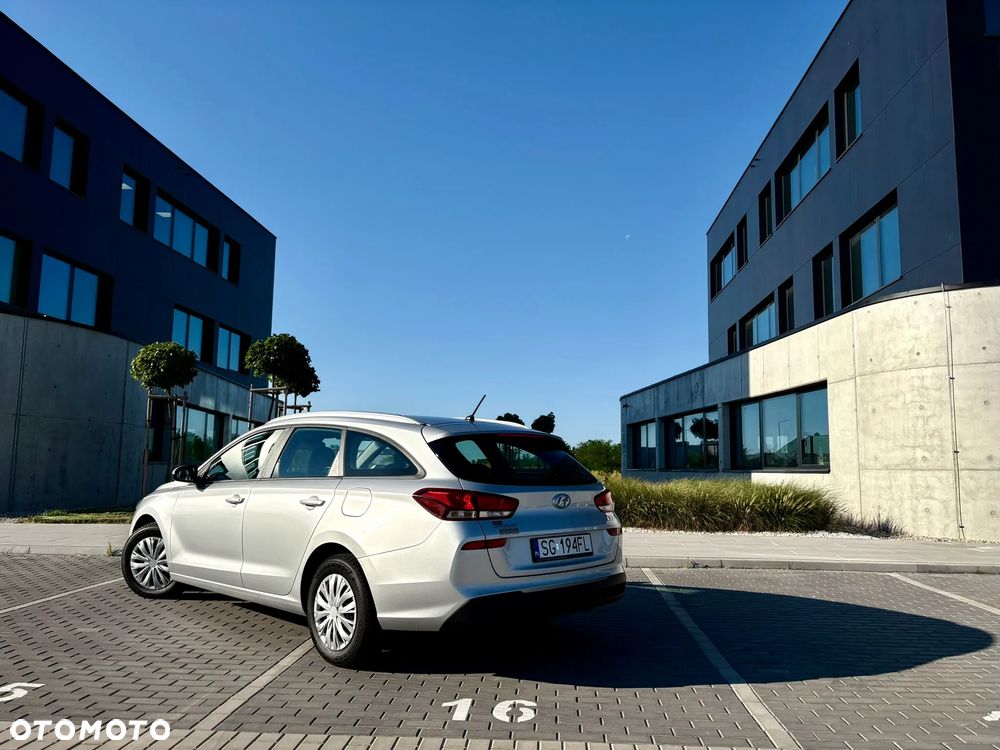 Hyundai i30 1.0 T-GDI Family - 22