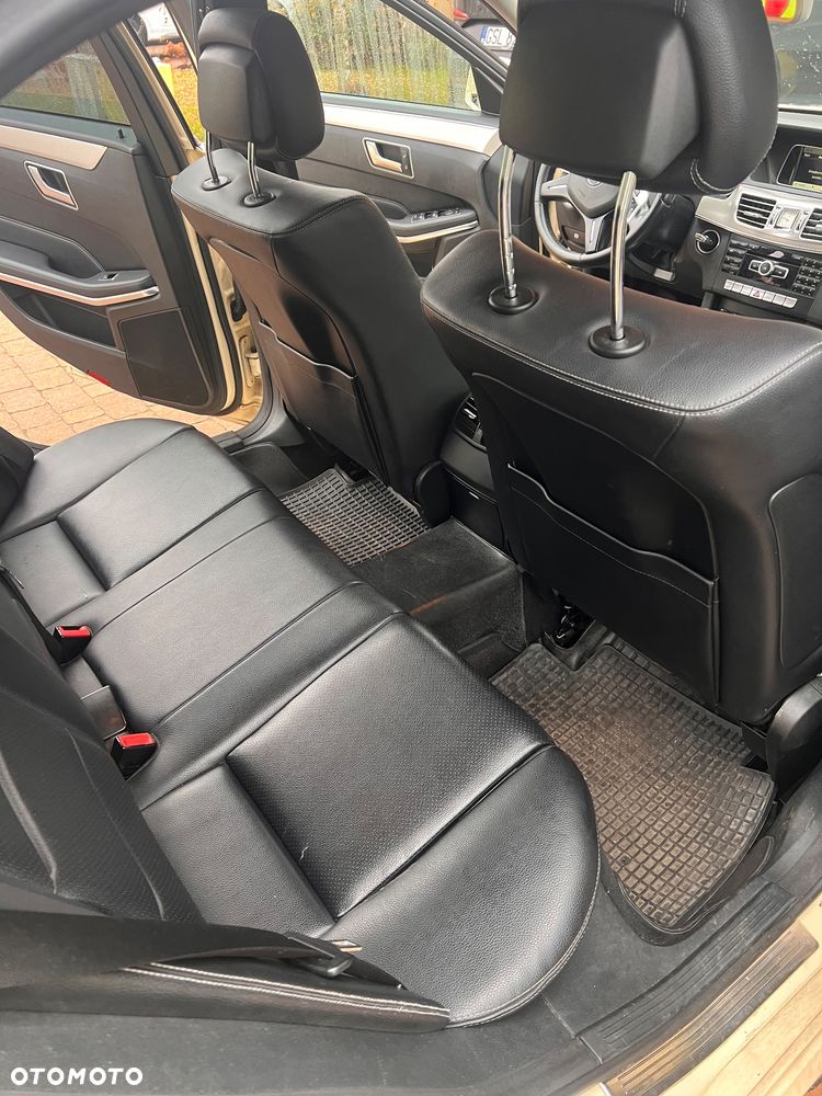 Mercedes-Benz Klasa E 200 BlueTEC 7G-TRONIC Elegance - 16
