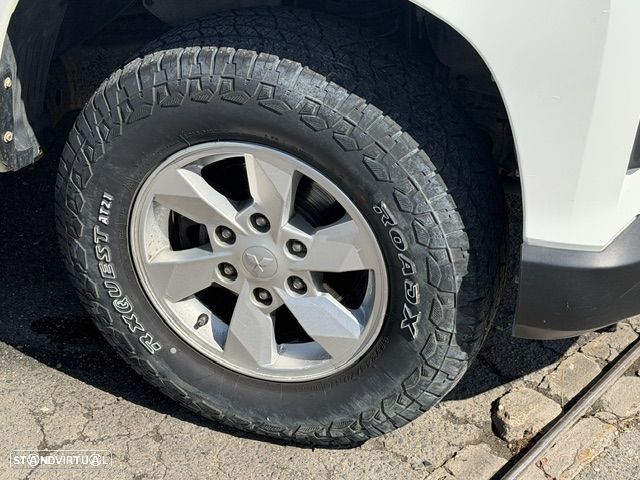 Mitsubishi L200 2.3 DI-D Space Cab Invite Strakar Look 4WD - 14