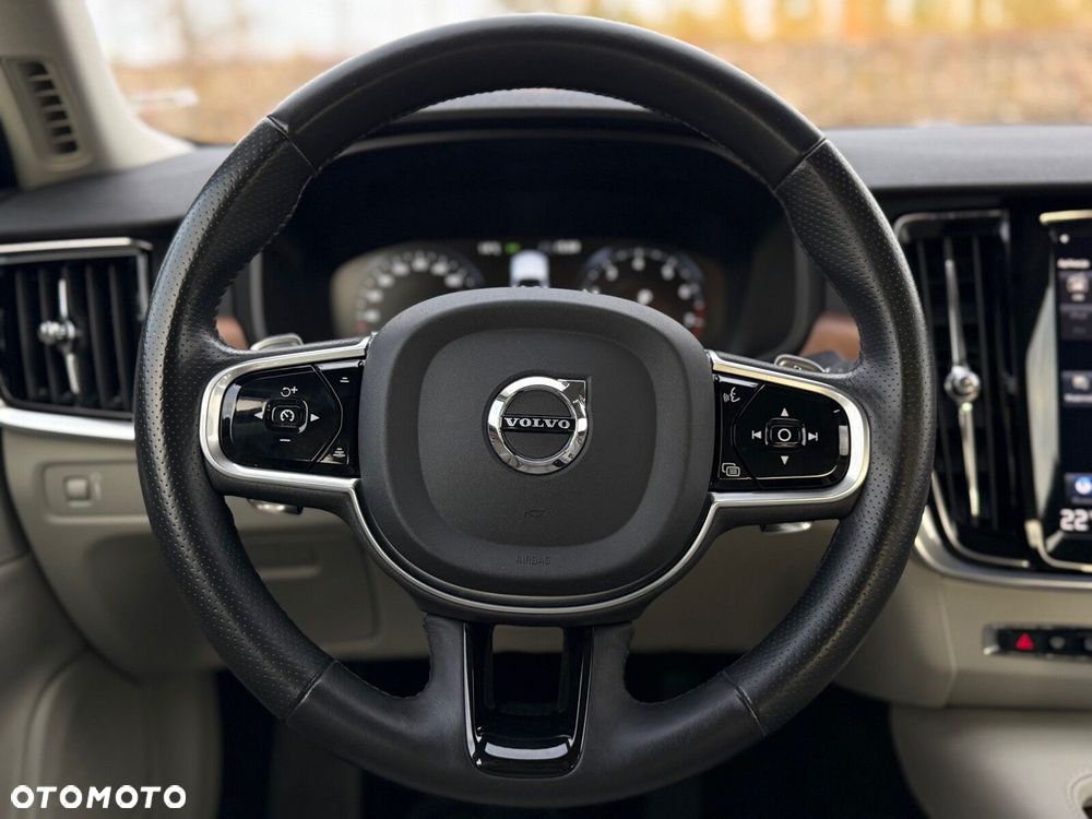 Volvo S90 - 16
