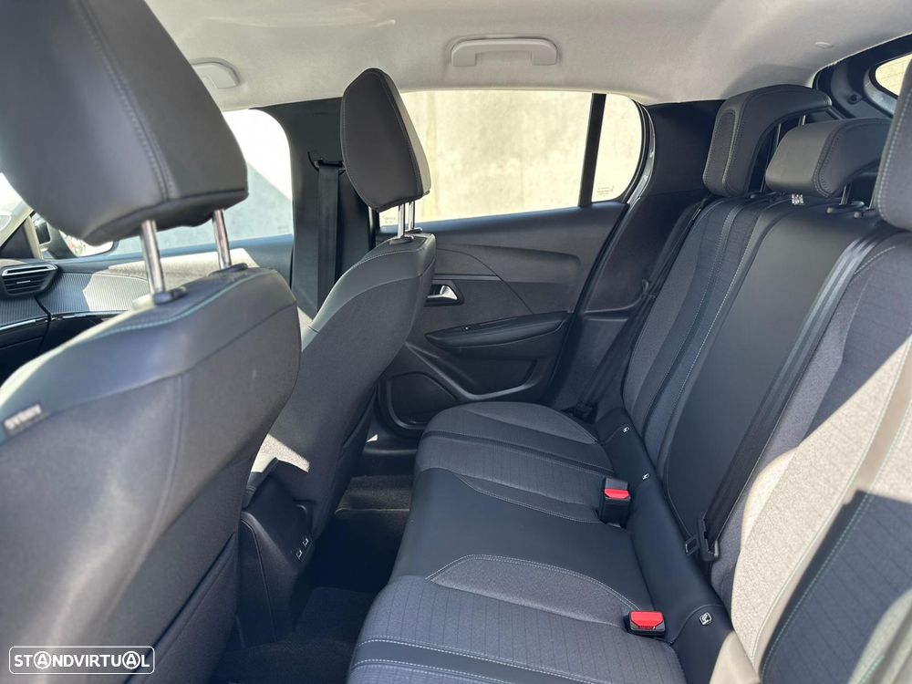 Peugeot 208 PureTech 100 EAT8 Allure Pack - 29