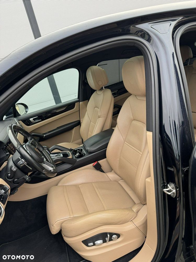 Porsche Cayenne - 31