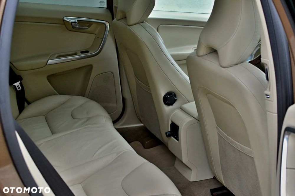 Volvo XC 60 - 21