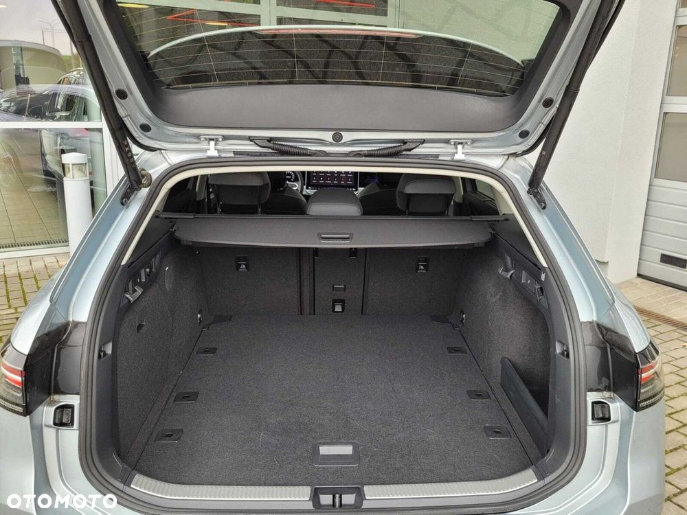 Volkswagen Passat - 13