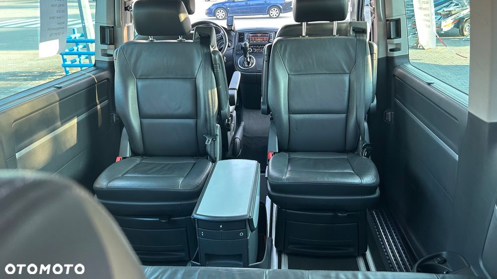 Volkswagen Multivan - 21