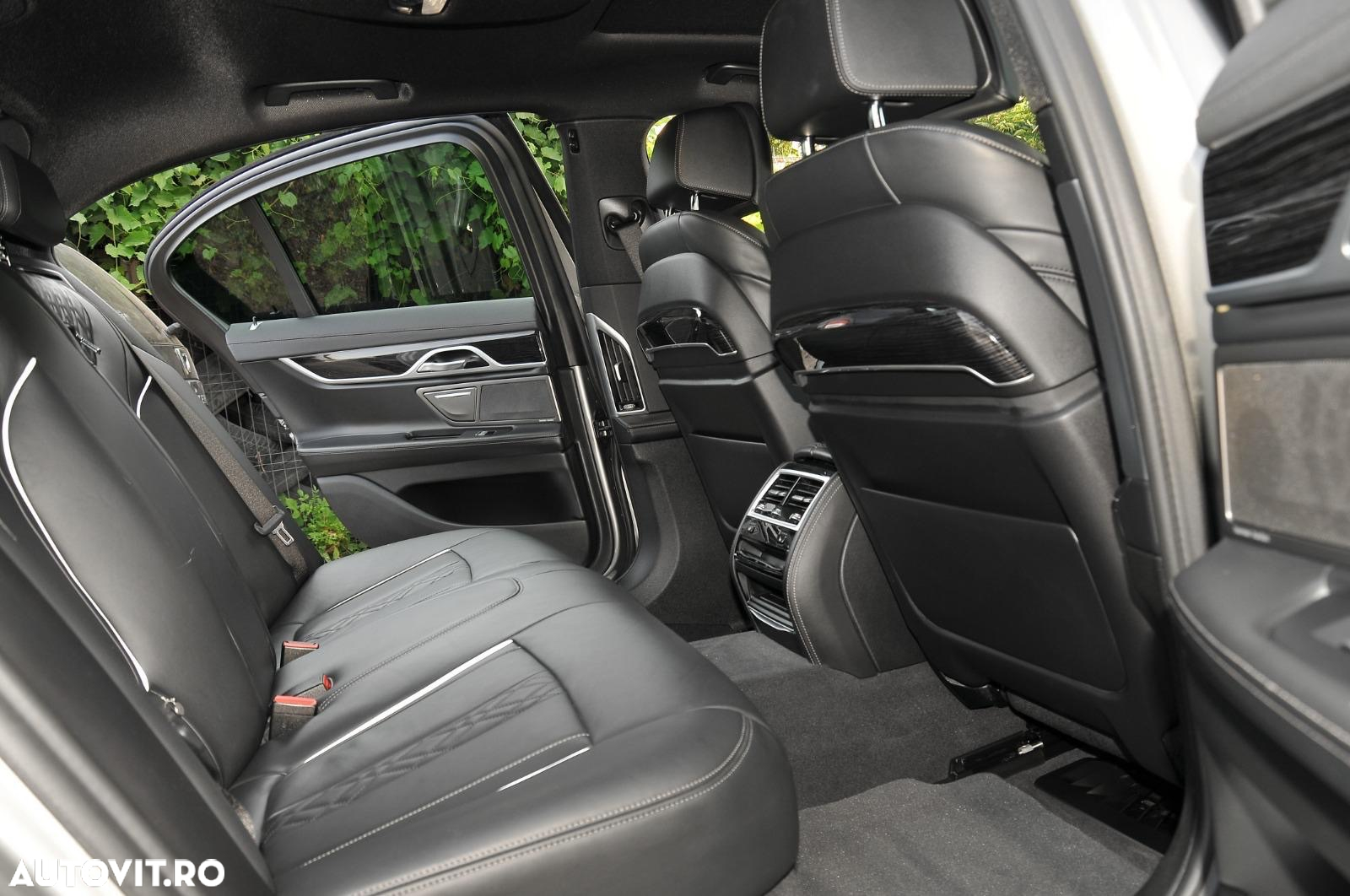 BMW Seria 7 730d xDrive MHEV - 12