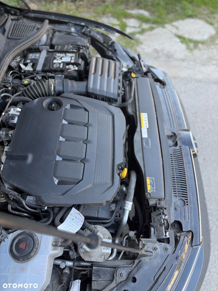 Volkswagen Golf Variant 2.0 TDI SCR DSG Life - 12