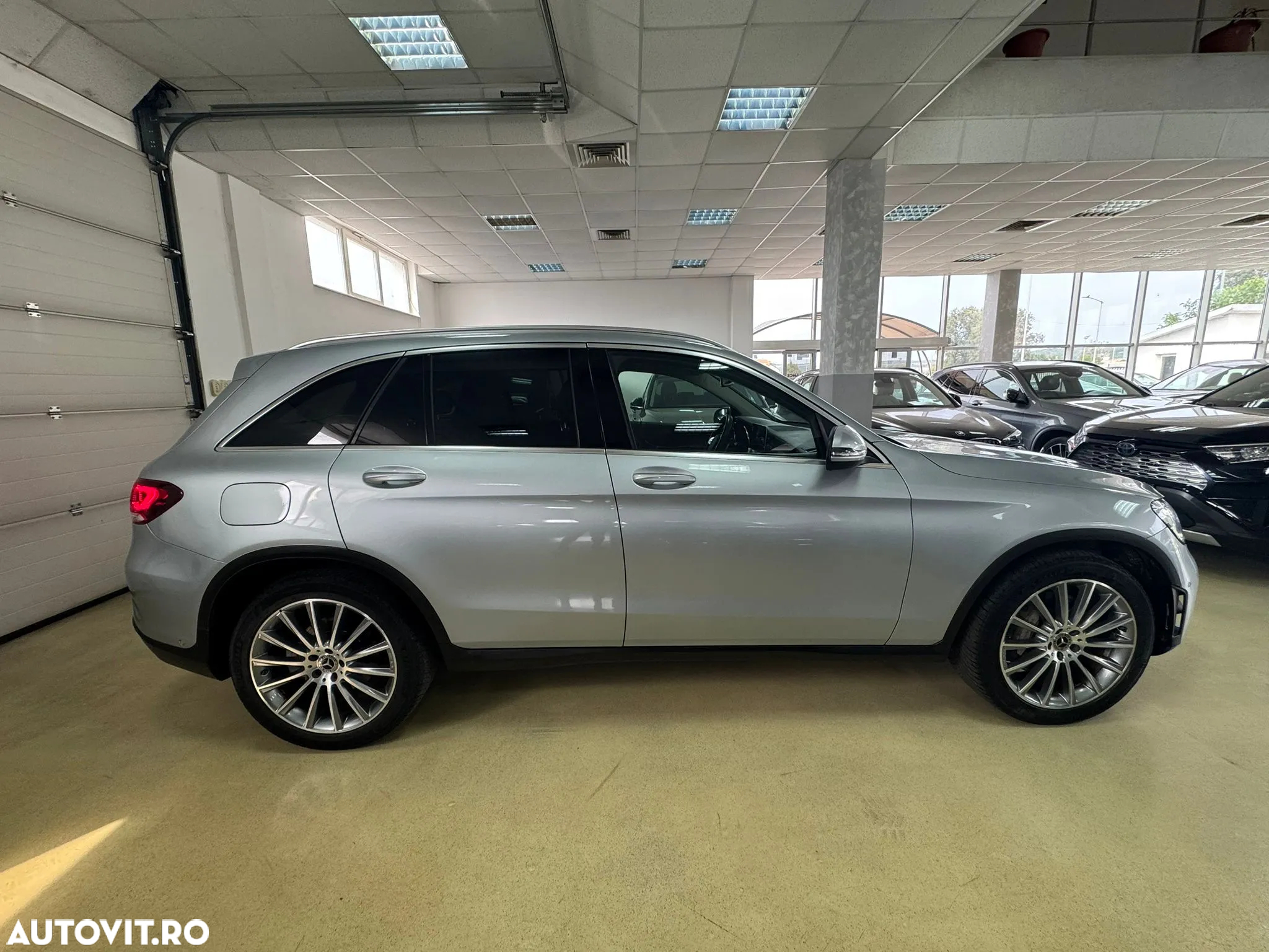 Mercedes-Benz GLC 300 d 4Matic 9G-TRONIC AMG Line - 7