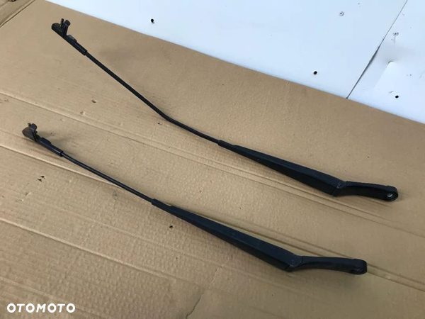 Ramię wycieraczki Volkswagen Vw Caddy 3 III  lewe prawe 03-20r