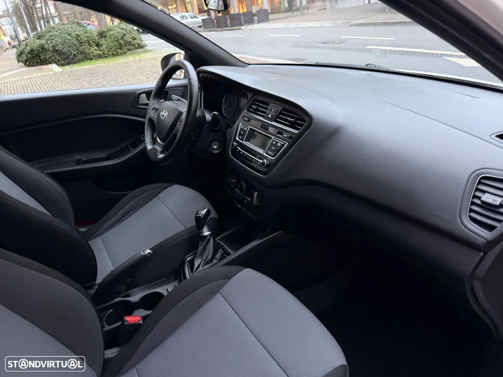 Hyundai i20 1.1 CRDi LED - 18