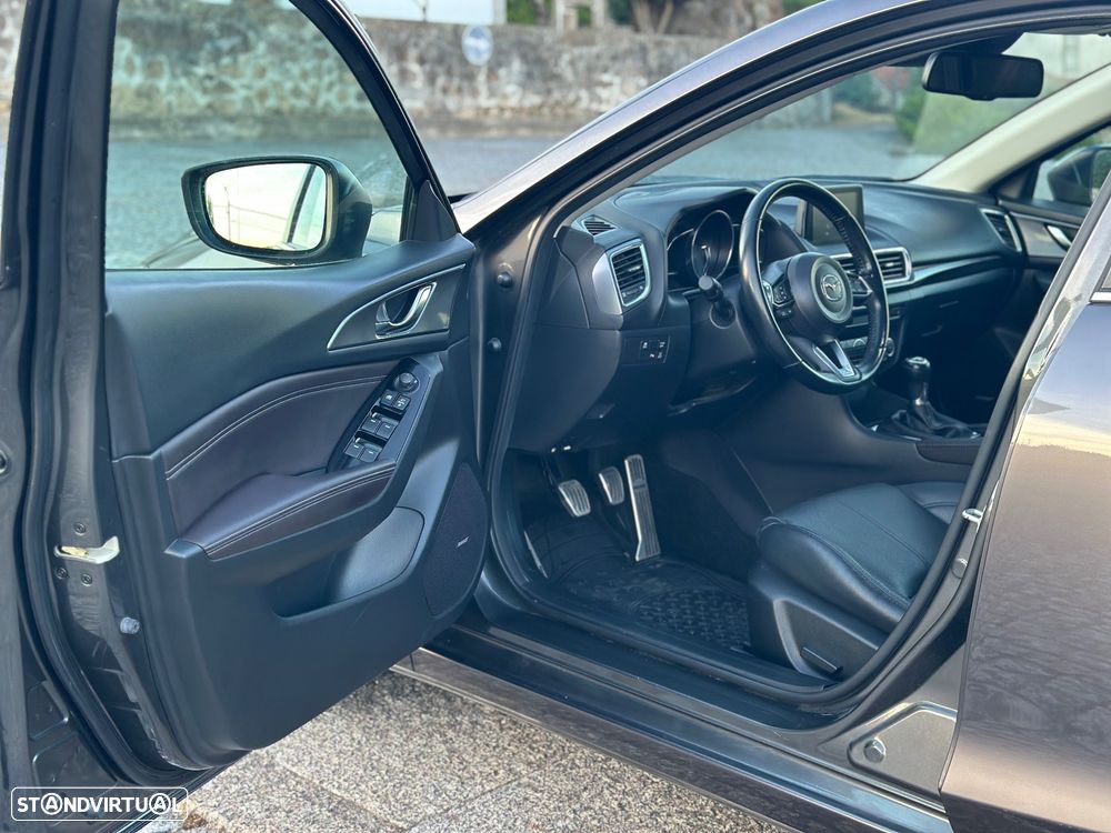Mazda 3 Hatchback 1.5 Sky-D Excellence Pack Leather - 12