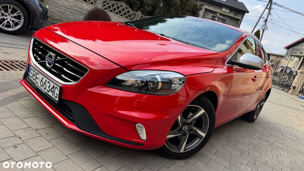Volvo V40 D2 Drive-E R-Design Momentum - 1