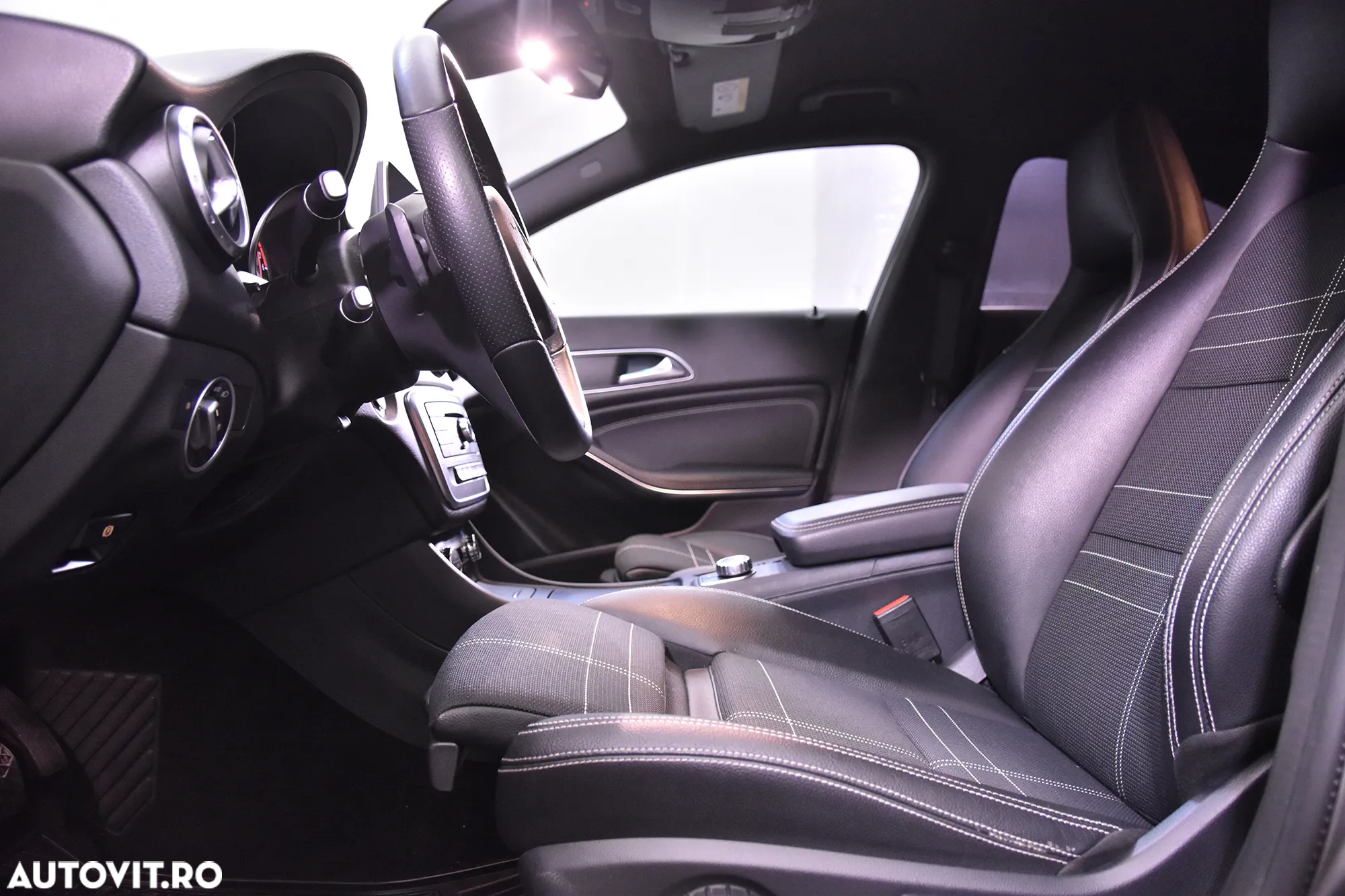 Mercedes-Benz CLA 220 d Aut. - 23
