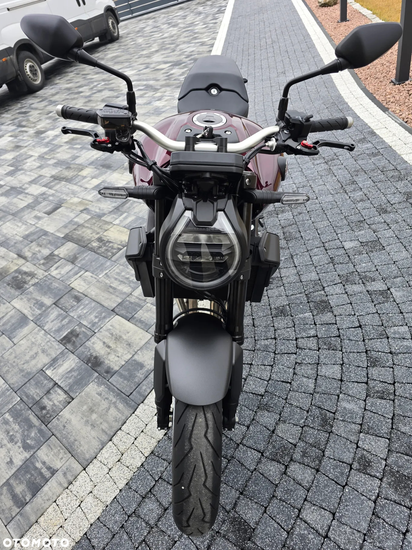 Honda CB - 8