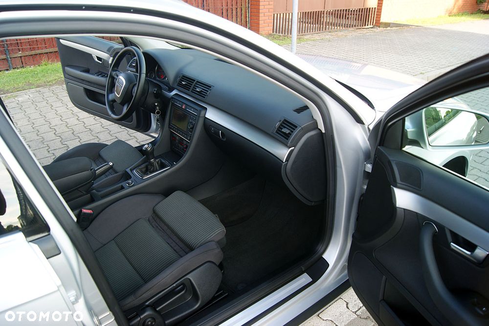Audi A4 Limousine - 27