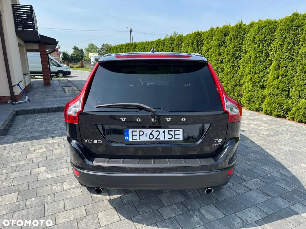 Volvo XC 60 T6 AWD Momentum - 4