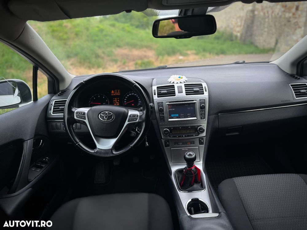 Toyota Avensis - 17