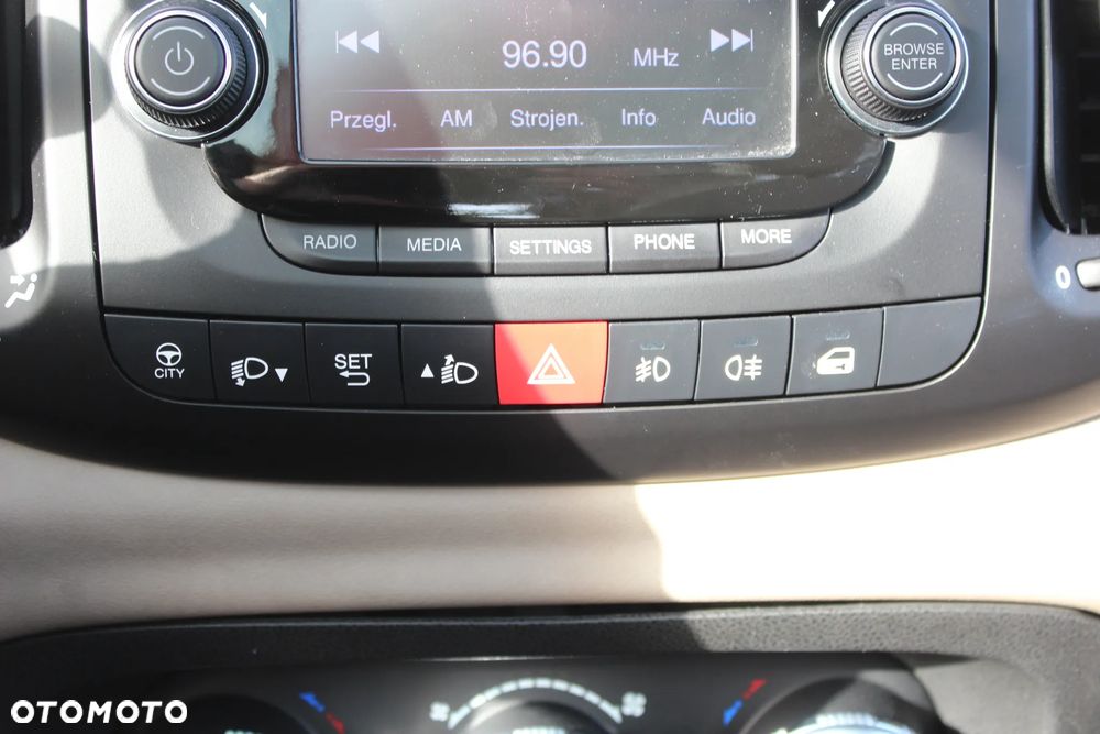 Fiat 500L 1.4 16V Urban - 33