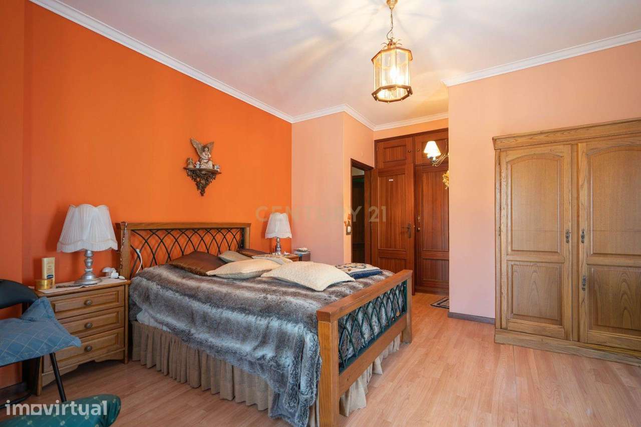 Duplex em Serpins, Lousã - 5 Quartos e Garagem - Grande imagem: 2/50