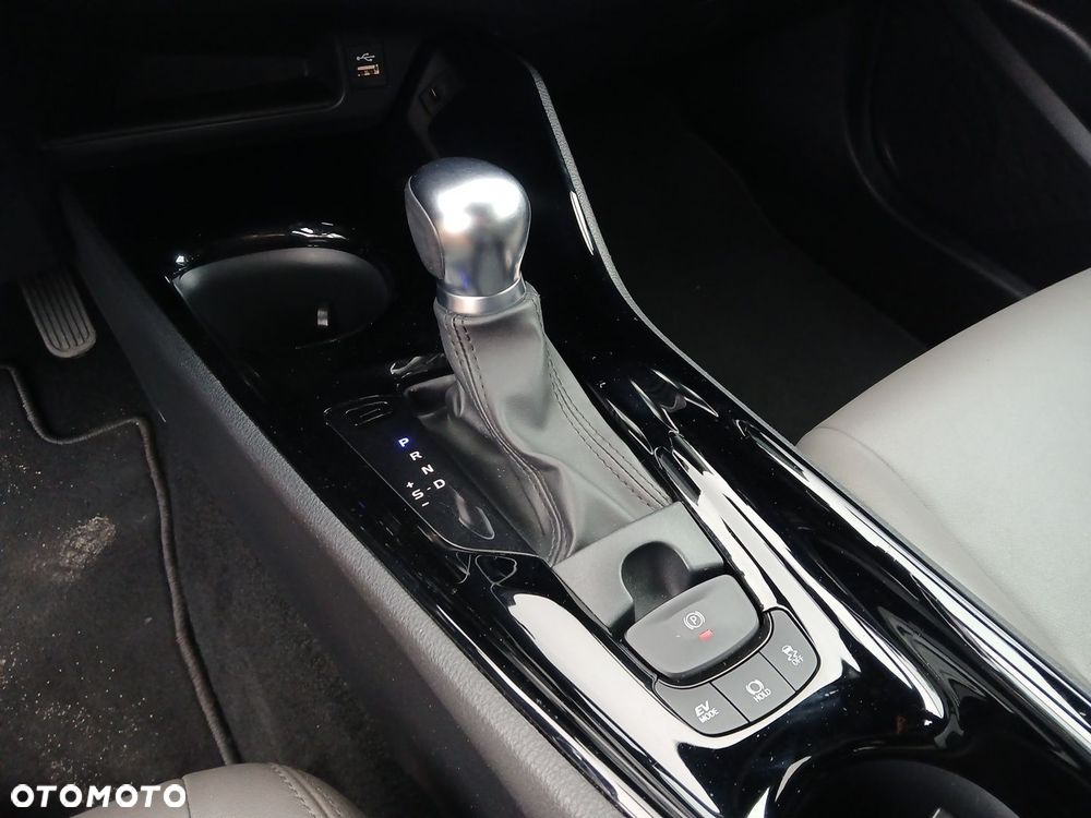 Toyota C-HR 2.0 Hybrid Executive - 35