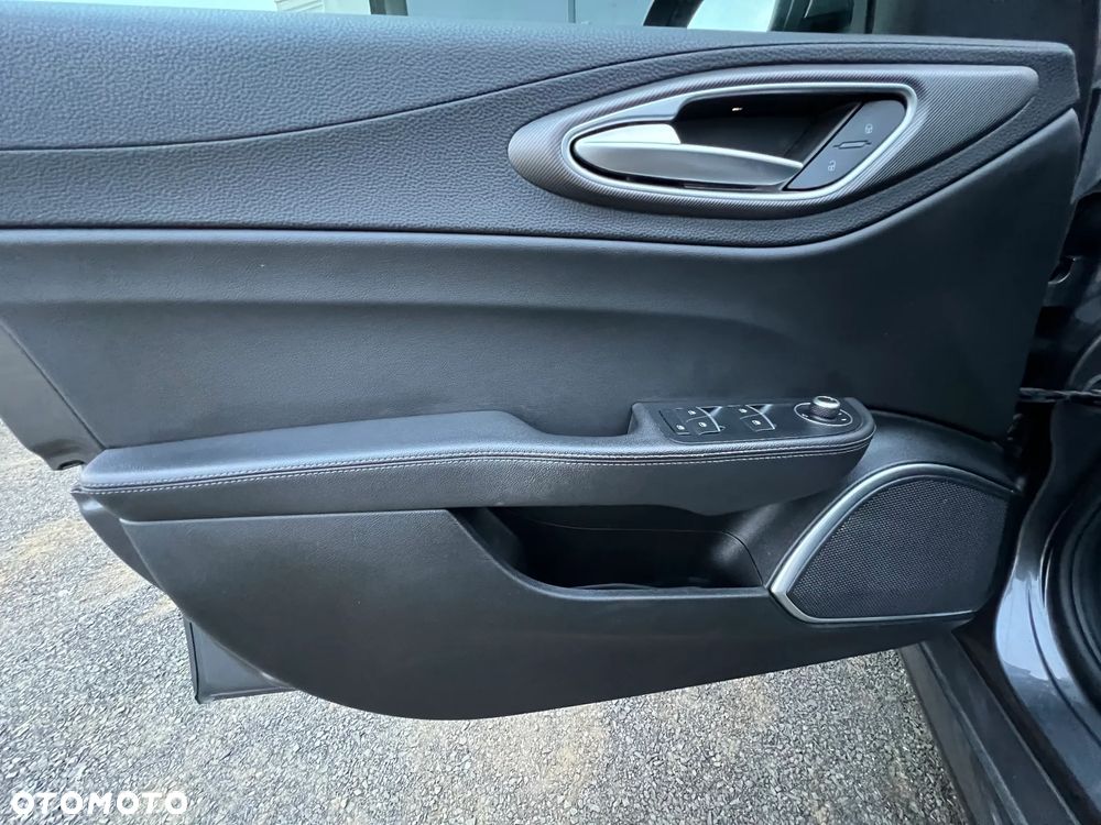 Alfa Romeo Giulia 2.0 Turbo Business - 11