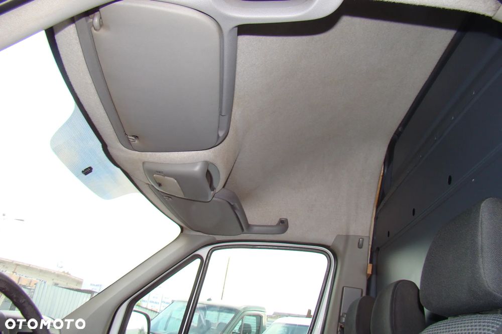 Mercedes-Benz Sprinter - 12