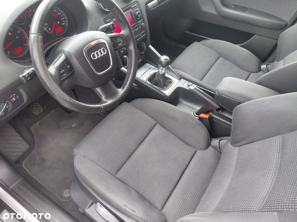 Audi A3 Sportback 2.0 FSI Attraction - 9