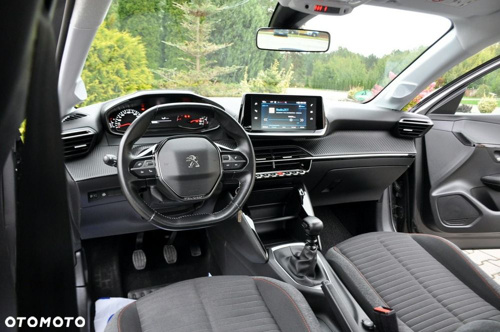 Peugeot 208 - 28