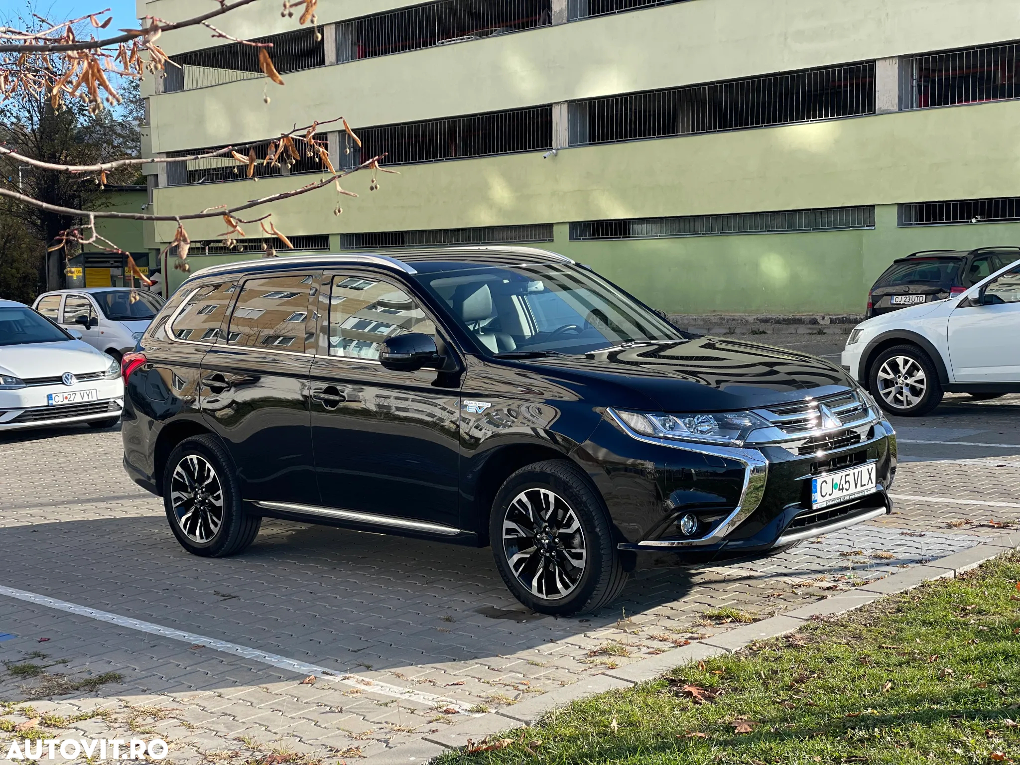 Mitsubishi Outlander - 4
