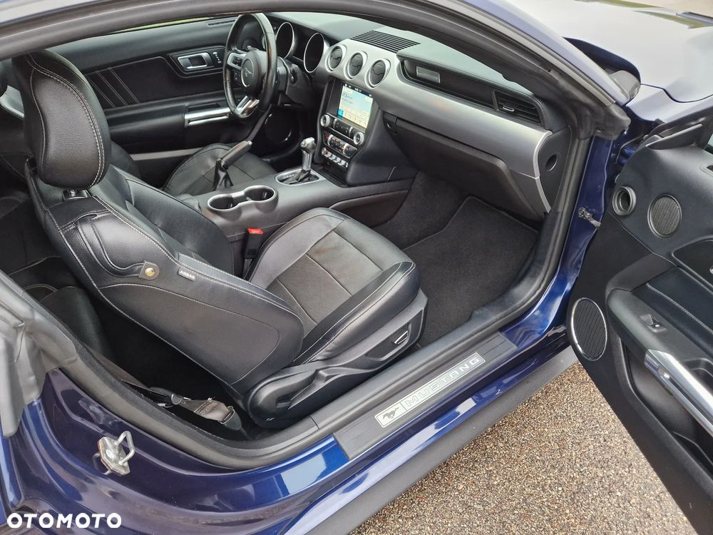 Ford Mustang - 8