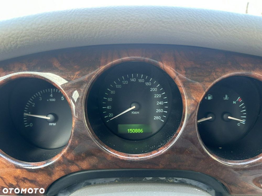 Jaguar XJ - 19