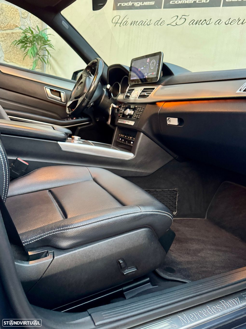 Mercedes-Benz E 300 Bluetec Hybrid Avantgarde - 47