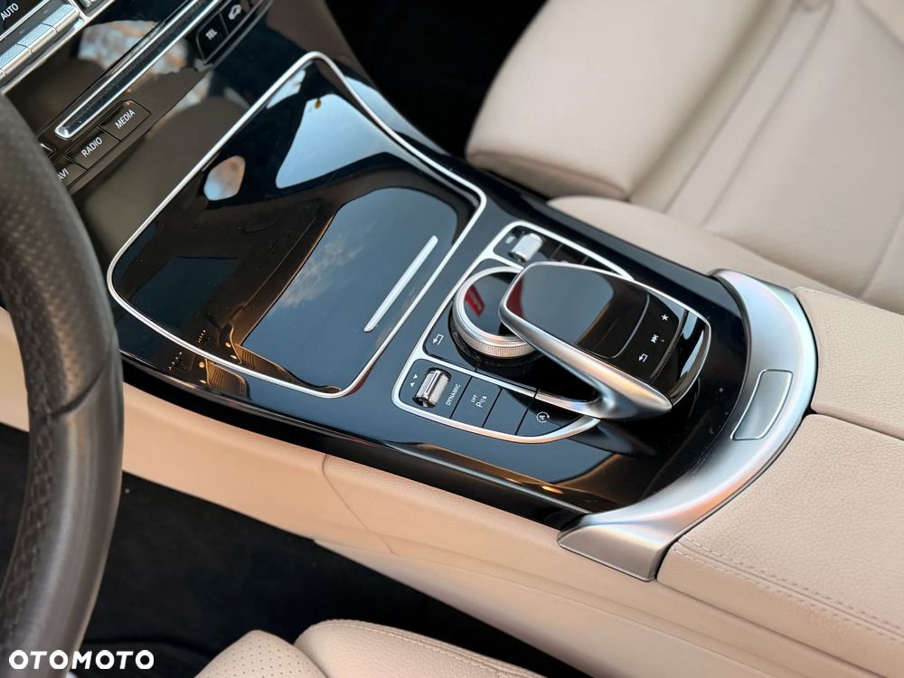 Mercedes-Benz Klasa C 200 4-Matic 7G-TRONIC - 17