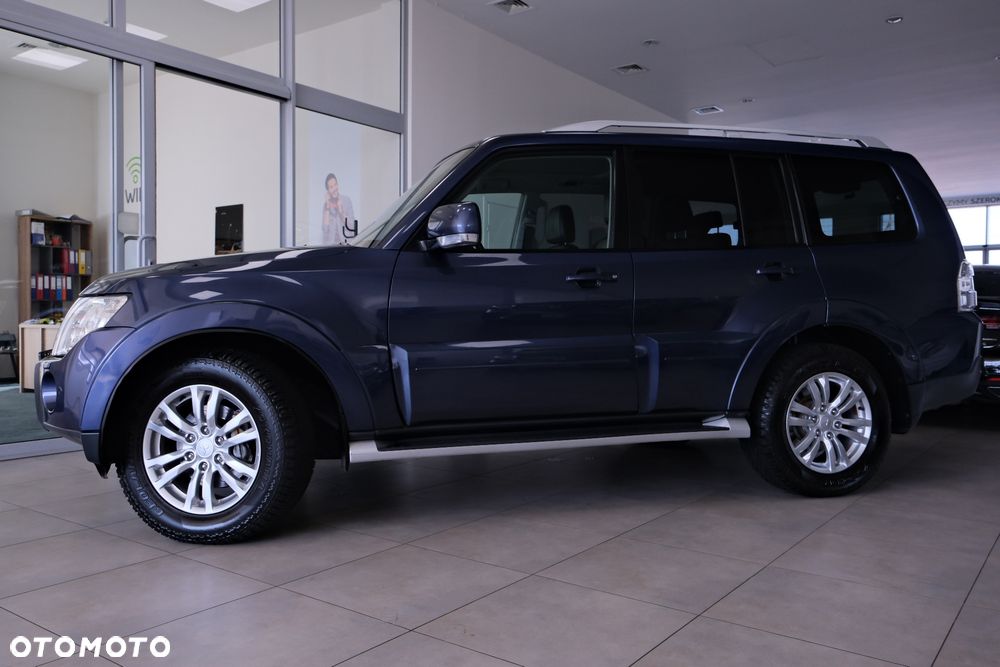 Mitsubishi Pajero - 16