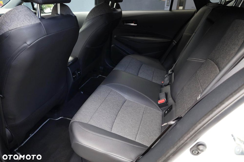 Toyota Corolla 2.0 Hybrid Style - 37