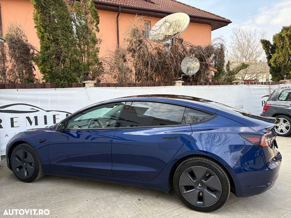 Tesla Model 3 - 7