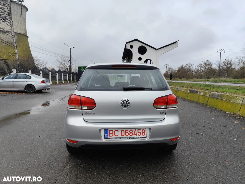 Volkswagen Golf 1.6 Comfortline - 16