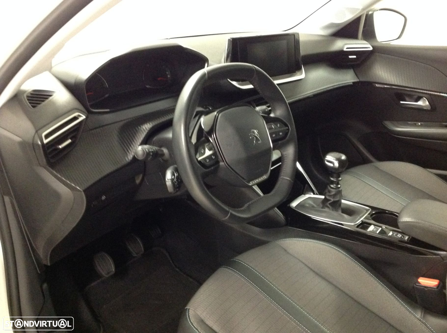 Peugeot 208 1.2 PureTech Allure - 12