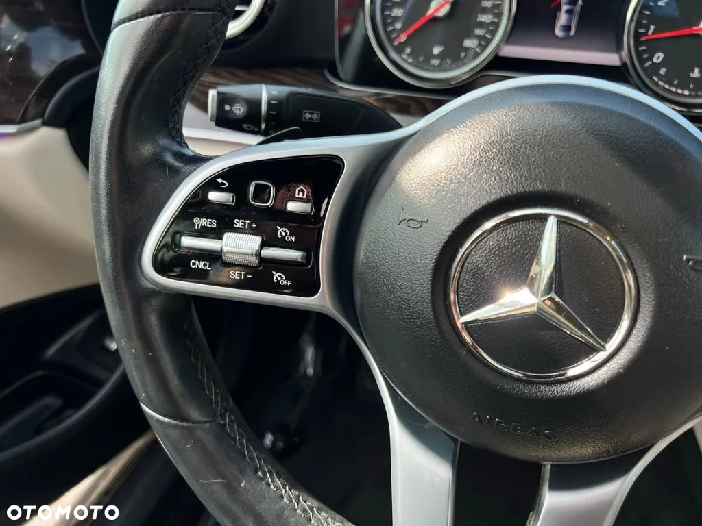 Mercedes-Benz Klasa E - 36